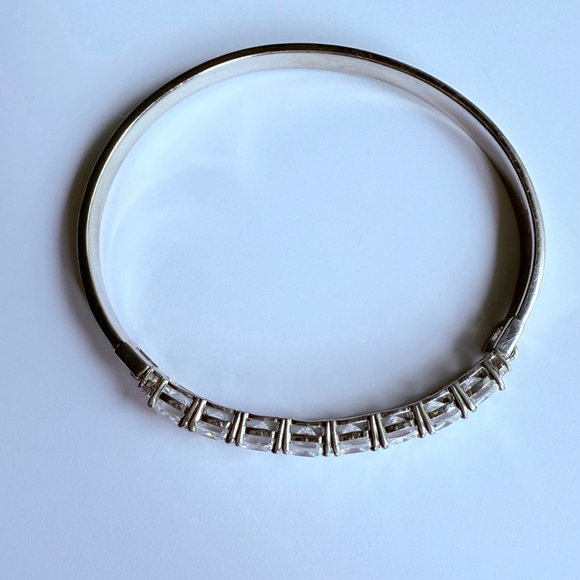 8.25CT Cushion Cubic Zirconia CZ 925 Sterling Silver 6mm Hinged Bangle Bracelet - Picture 2 of 10